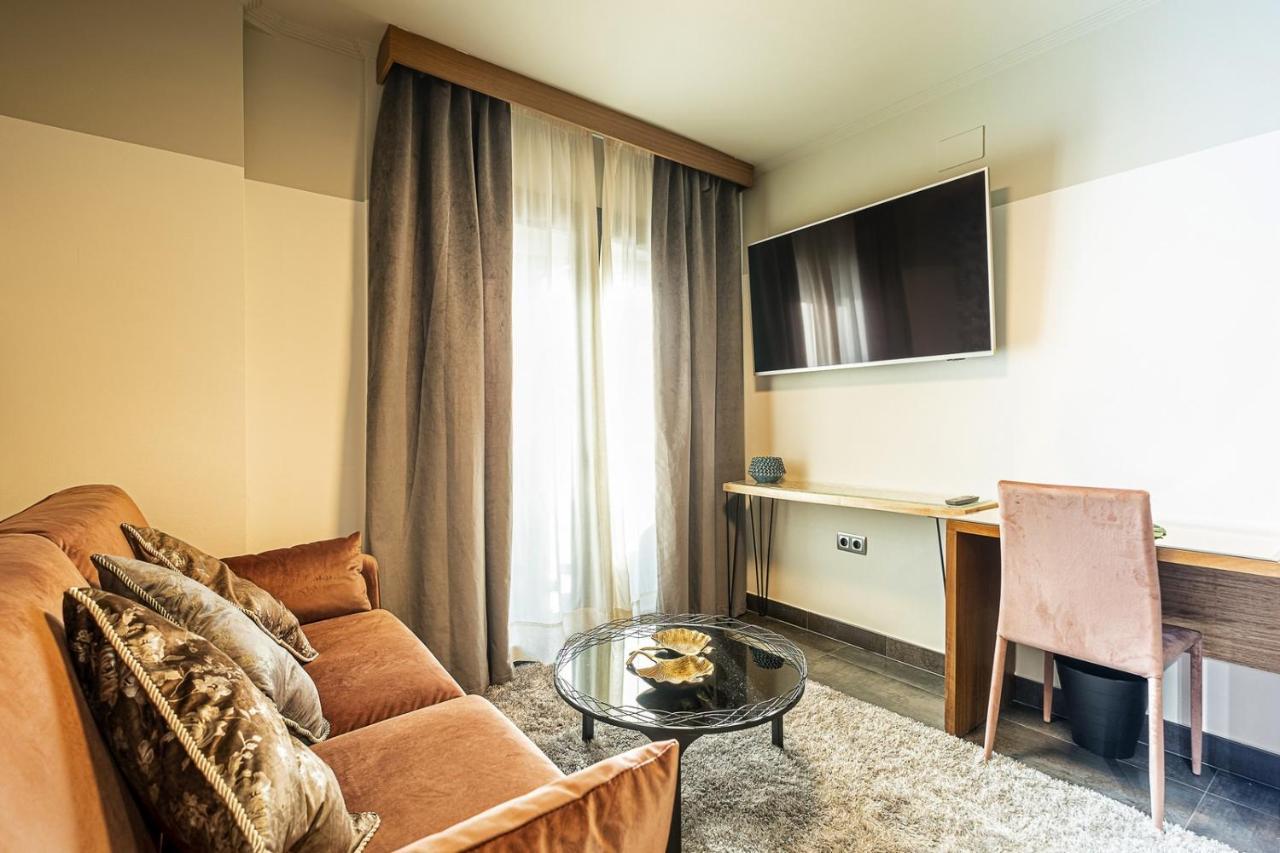 On Suites Sevilla Apartments Designed For Adults Buitenkant foto