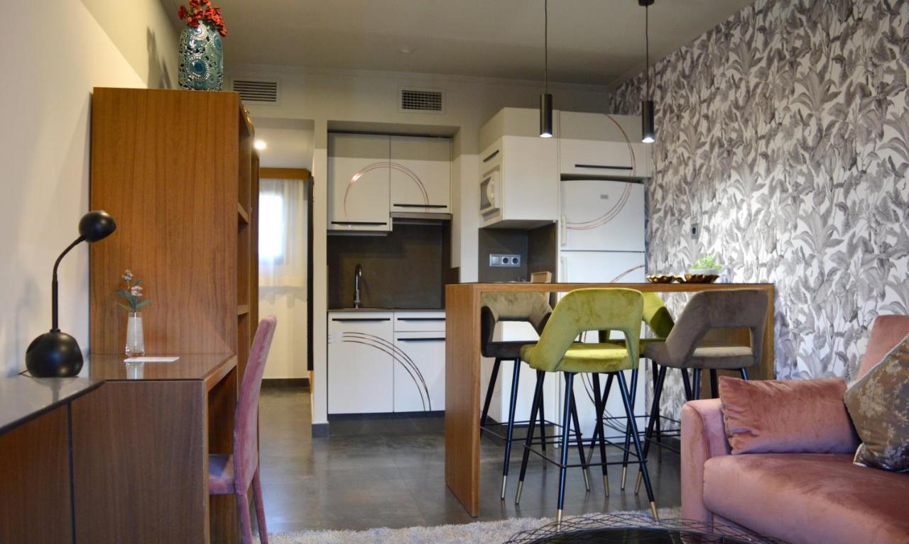 On Suites Sevilla Apartments Designed For Adults Buitenkant foto